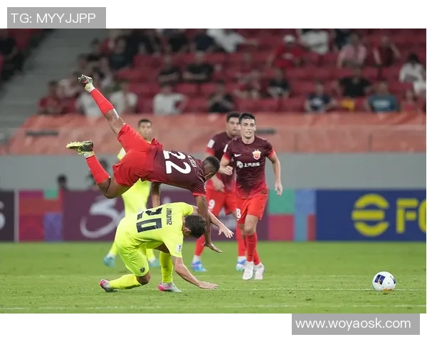 东体:穆斯卡特赛后去远征区称谢,远征军散场时还高唱助威曲